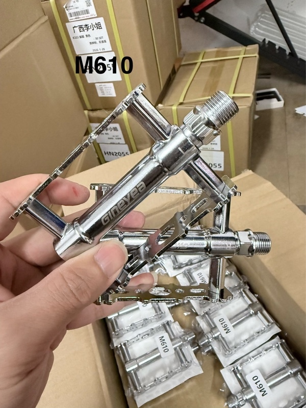 Pedal Inox Gineyea M610 chính hãng