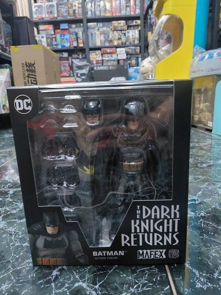 (2ND) MAFEX NO. 106 BATMAN THE DARK KNIGHT RETURNS