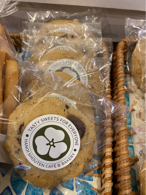 soft cookies almond chocolate