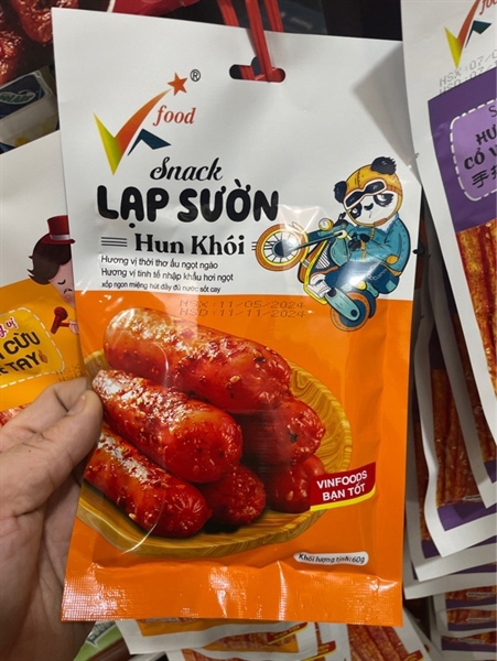 Snack lạp sườn hun khói ( 6 bịch x20 gói/thùng)