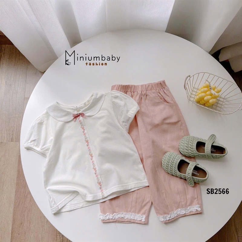 Bộ cộc quần lỡ bé gái có cổ