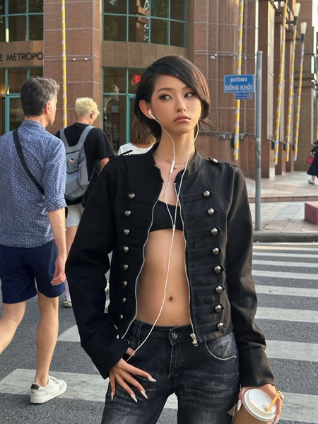 TWENTI Áo Khoác Kaki Crop Phối NÚT - KAKI ĐEN - 0