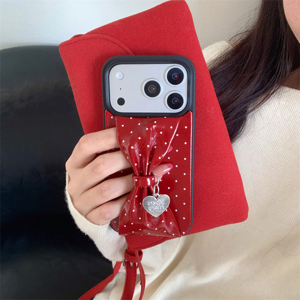 Case Đỏ Chấm Bi Nơ Đỏ Viền Đen - 16 PROMAX