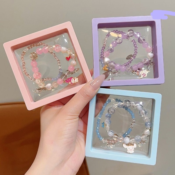 Hộp trong 1 vòng hạt CƯỜM TO, 2 CHARM + 1 vòng hạt nhỏ vân kim cương