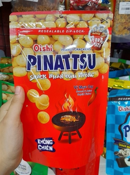 Snack nhân đậu phộng vị mực cay Pinattsu Oishi gói 100g/20