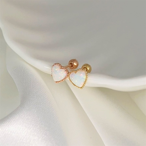 14K Cabochon heart piercing