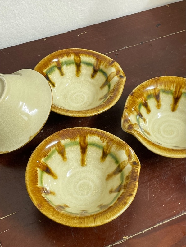 Bát mộc be viền nâu có miệng rót men rạn size 13x5cm