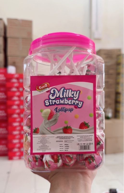 Hủ kẹo mút Milky 660g ( Dâu )
