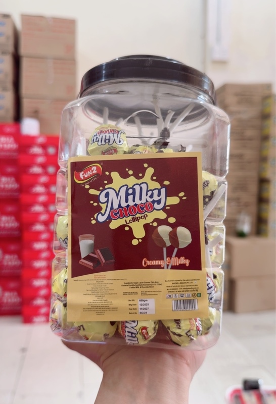 Hủ kẹo mút Milky 660g ( Socola )