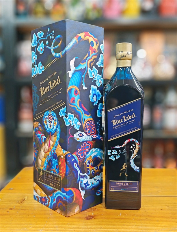Rượu Johnnie Blue Label con rắn 100cl 40%