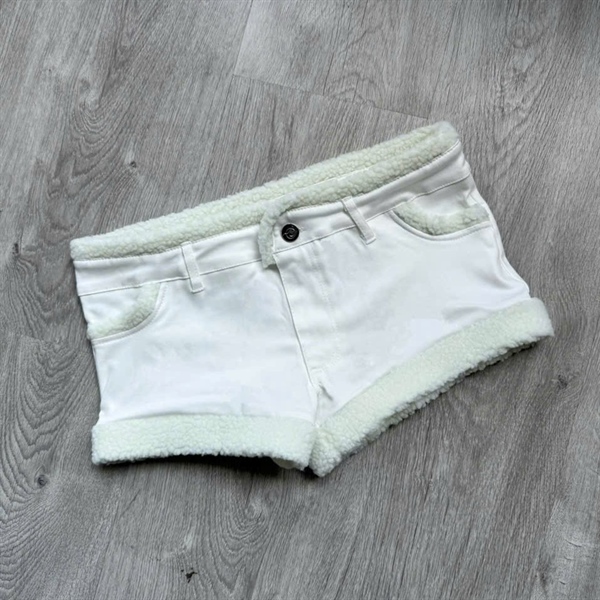 TWENTI Short Kaki Phối Lông Cừu Đáy Ngắn - TRẮNG viền Vani - 1