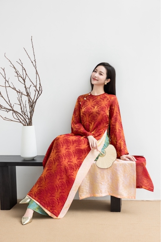 Áo dài suông tay dài cổ tròn 4 tà