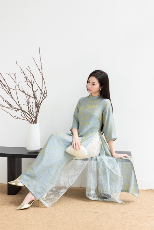 Áo dài cổ thấp 4 tà ren