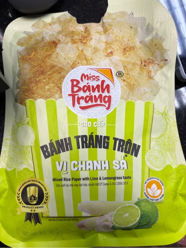 Miss bánh tráng trộn vị chanh sả