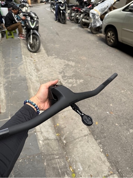 Ghi đông âm Syncros full carbon kèm pad đồng hồ