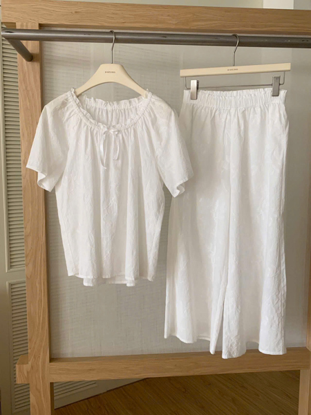 Bộ mặc nhà hè D STUDIO áo cộc quần dài trắng basic cotton viền bèo