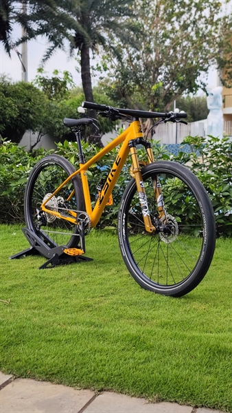 Xe Đạp Carbon Zbike Custom màu Vàng - Group M6100 (Nguyễn Hoàng Phúc KH8248111)