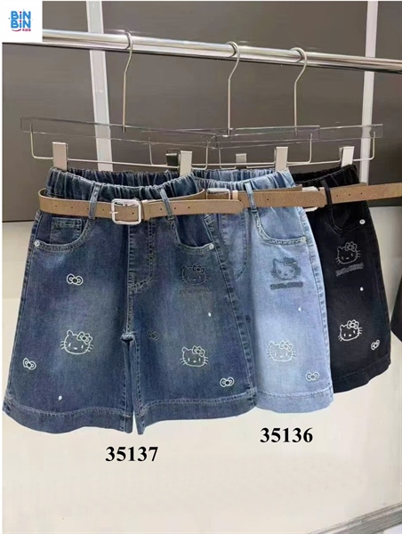 35137-Quần short ngố 3 Kitty xanh đậm
