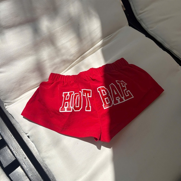Quần Short TWENTI Chất Liệu Dù Siêu Ngắn Mùa Hè In HOT BAE - HOT BAE Đỏ - Freesize