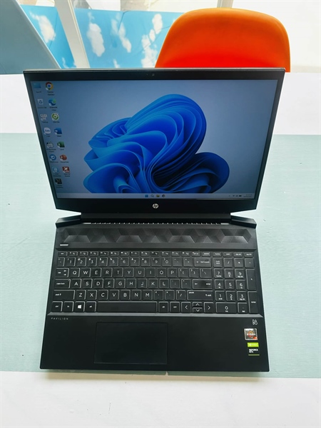 Laptop HP Pavilion Gaming 15 Ryzen 7 3750H/ 8GB/ 512GB/ GTX 1650/ 15.6" FHD