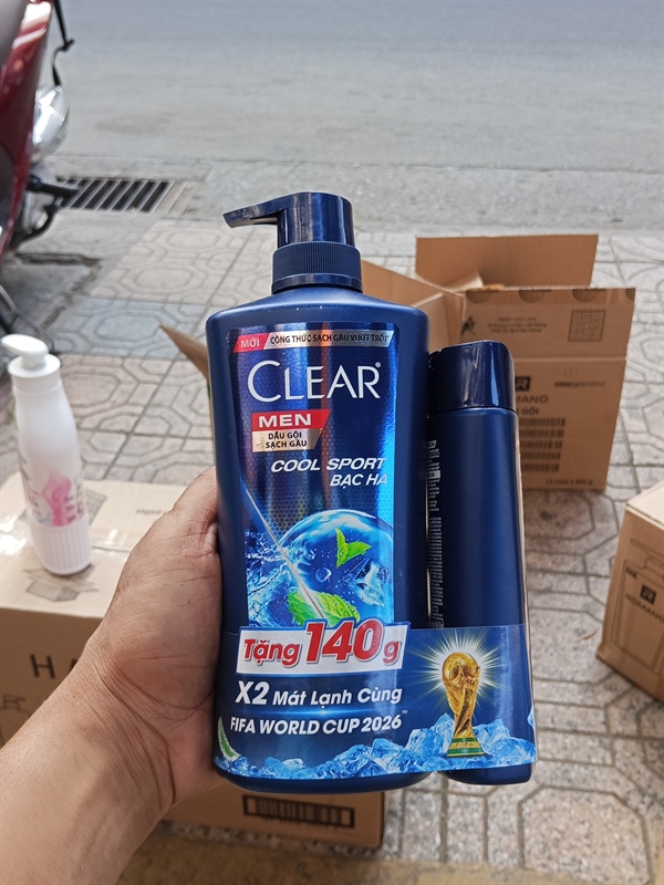 Dầu gội Clear Men bạc hà tặng chai Clear 136ml