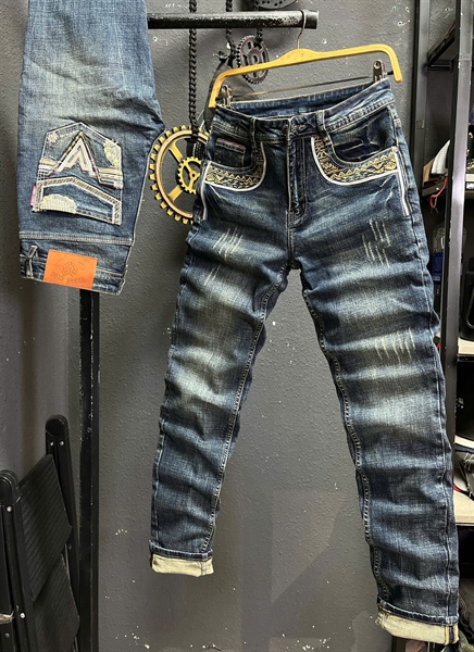 Jean THREE -JT737 dập da mạng thêu xanh was