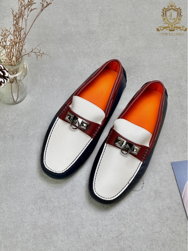 Mocca Hermes irving taiga navy/trắng viền đỏ