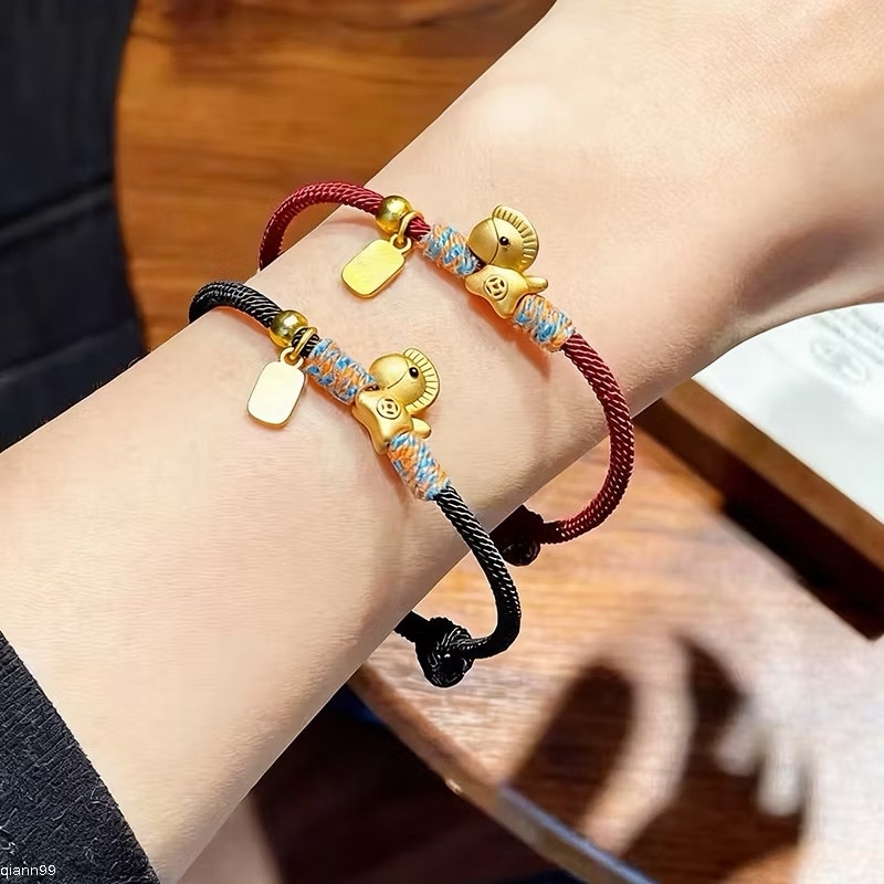 Lắc tay charm ngựa vàng
