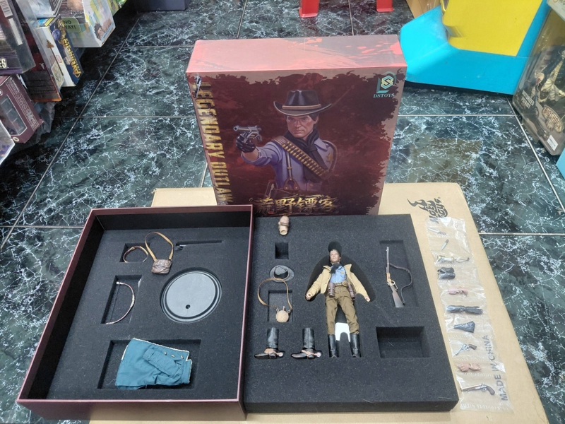 Mua bán (2ND) DSTOYS 1/12 RDR ARTHUR MORGAN & HORSE SET