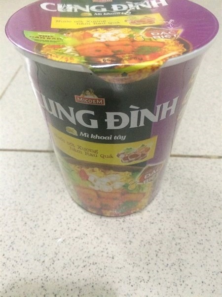 Mì ly Cung Đình thịt hầm nấm