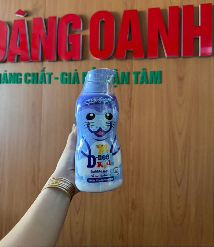 Sữa Tắm Dnee Kids cho Bé màu Tím 400ml