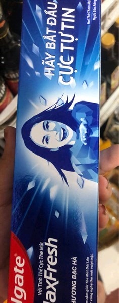 Kem đánh răng Colgate max Fresh Hương Bạc Hà 180GR