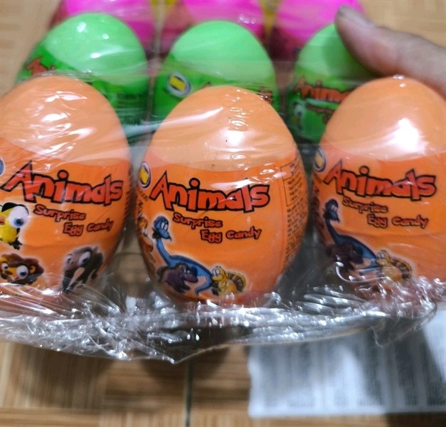 Kẹo trái cây trứng animals
