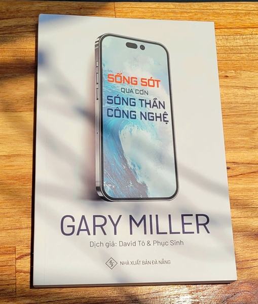 SỐNG SÓT QUA CƠN SÓNG THẦN CÔNG NGHỆ