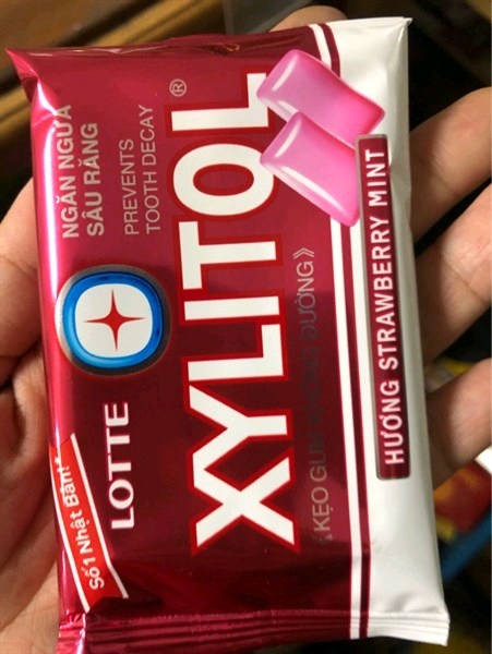 Kẹo cao su Xylitol strawberry 12g
