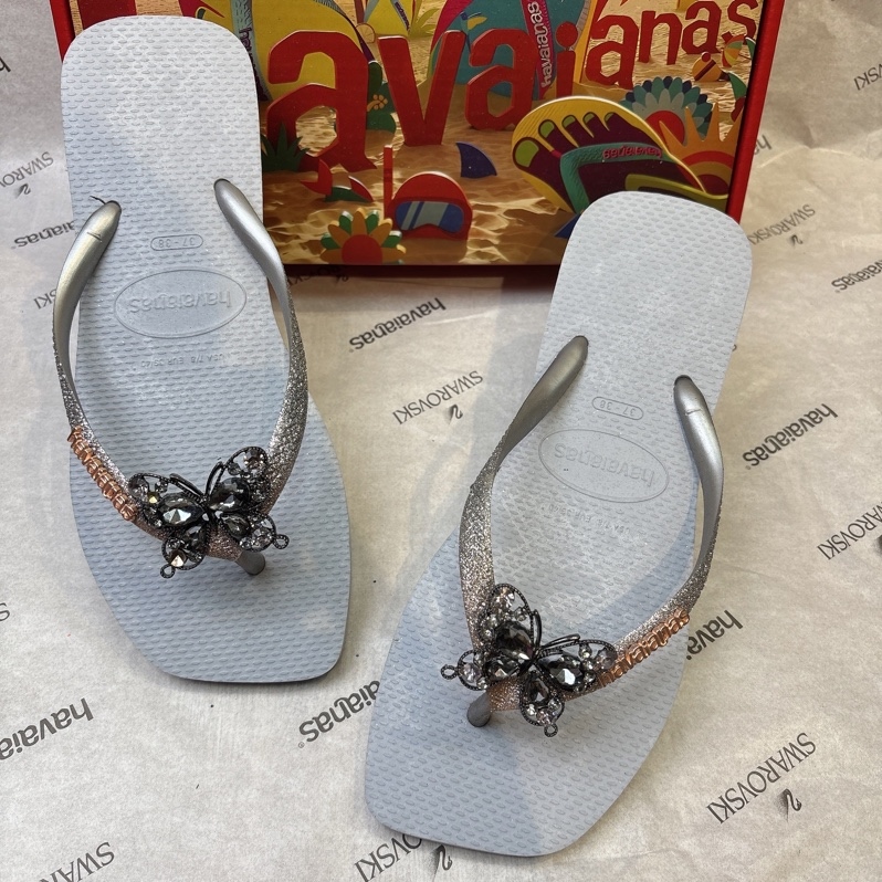 VUÔNG KIM TUYẾN QUAI XÁM NHẠT CHARM+