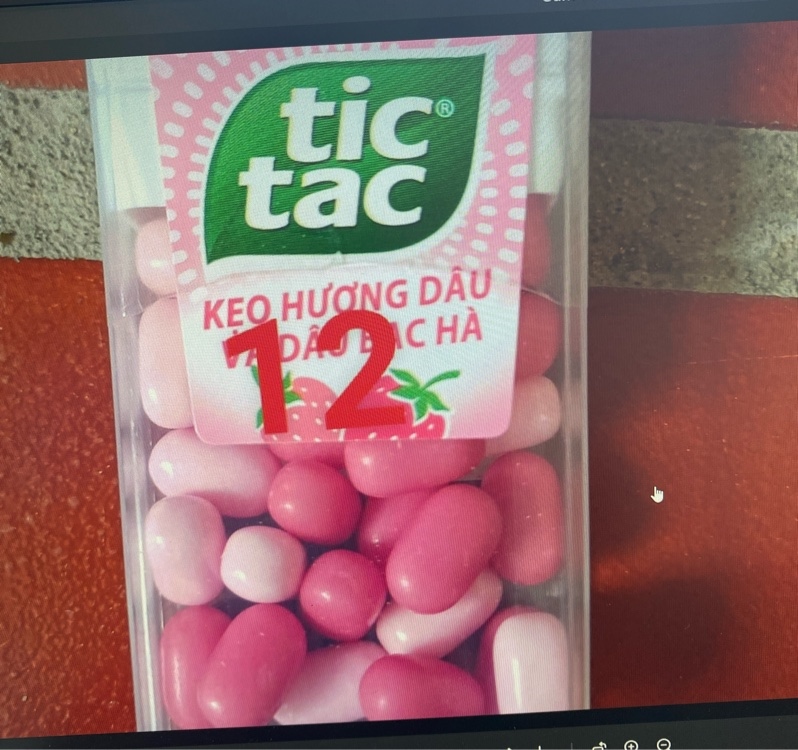 Kẹo ngậm Tictac Hương dâu Bạc Hà hộp nhỏ 14.5g Kẹo ngậm Tictac Hương dâu Bạc Hà hộp nhỏ 14.5g