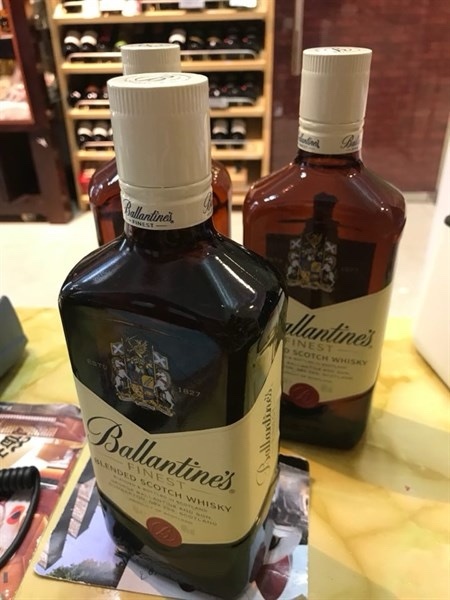 Ballantines Finest blended scotch Whisky 70cl