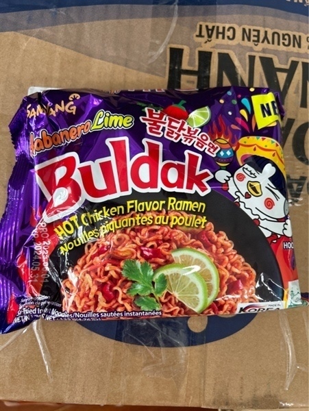 Mì xào gà cay Samyang vị chua cay 130g