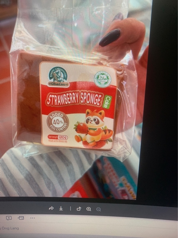 Bánh bông lan sandwich vị dâu