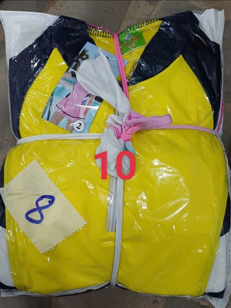 Tay ngắn váy rời bé