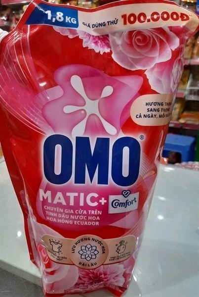 Nước giặt omo cửa trên Hương hoa hồng