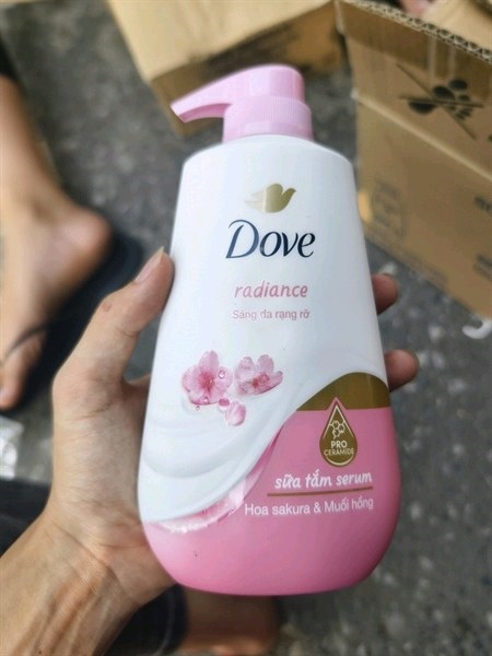 ST Dove sáng da rạng rỡ hương hoa muối hồng 500g