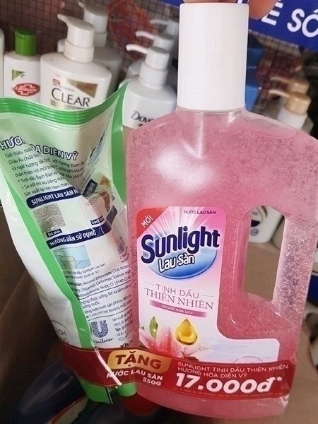 Nước lau sàn Sunlight tinh dầu thảo mộc Hương lily và bạch trà 1kg