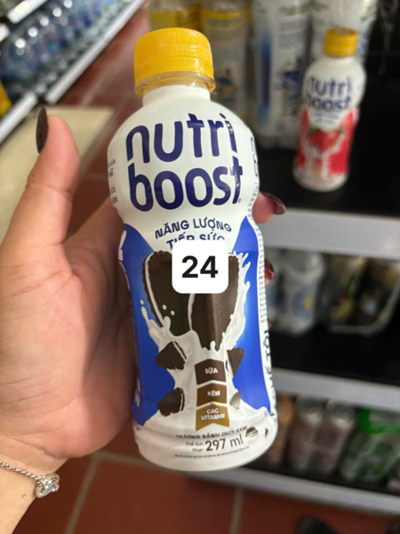 Nutriboost nước uống sữa trái cây vị bánh quy kem 297ml