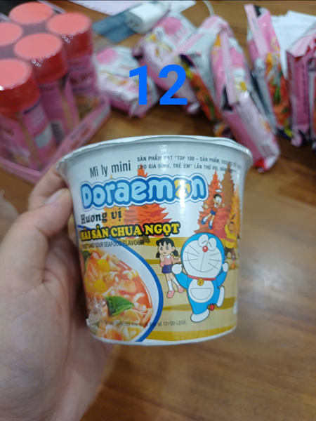 Mì ly Acecook dành cho bé Doraemon vị hải sản chua ngọt