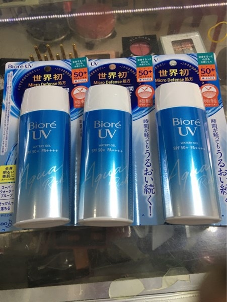 Gel chống nắng Biore màng nước dưỡng da spf50+ pa++++ 90ml