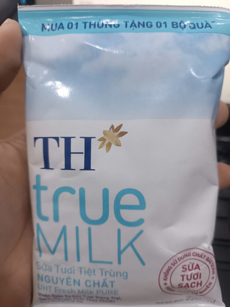 Sữa TH Fino nguyên chất 220ml