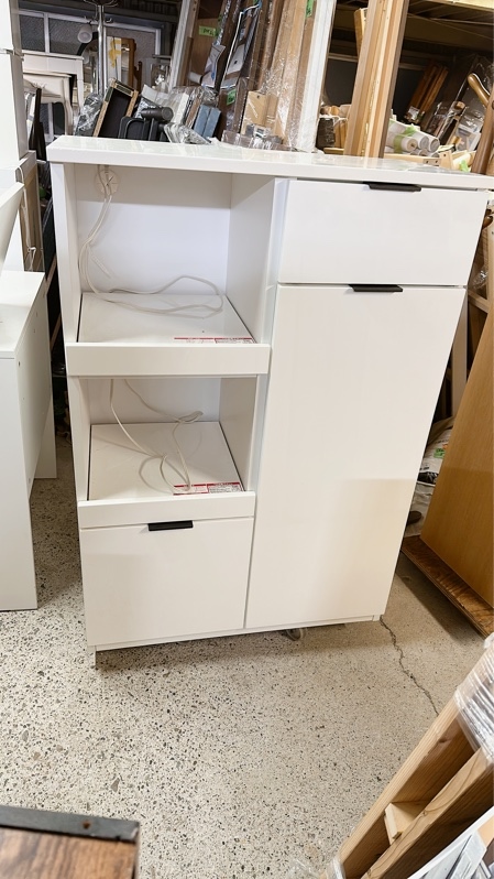 Tủ bếp thấp 1 cánh 4 ngăn tráng bóng trắng nitori