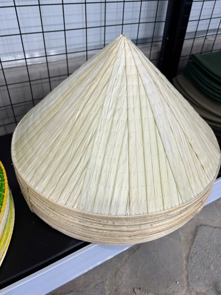 Nón lá trắng